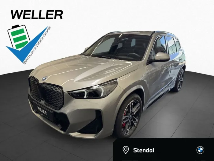 BMW iX1 eDrive20 Sportpaket Bluetooth HUD Navi LED