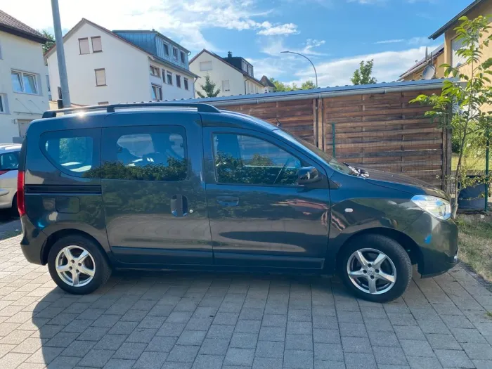 Dacia Dokker TCe 130 PS, AHK, TÜV bis 2028