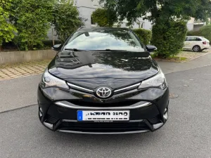 Toyota Avensis 1,8-l-Valvematic Comfort Touring Spo...
