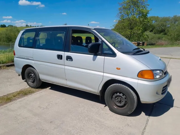 Mitsubishi mitsubishi l400 space gear