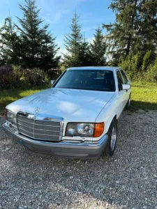 Mercedes-Benz 300 SE W126