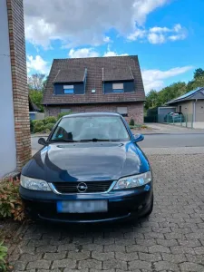 Opel vectra B blau