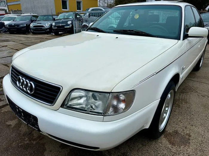 Audi 100 2.0 Lim. * 3.-Hand * 8.-Fachbereift * SSD *