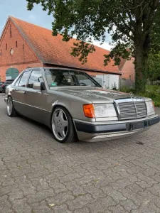 Mercedes-Benz Mercedes Benz W124 260