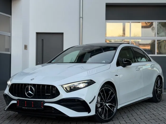 Mercedes-Benz A 35 AMG 4Matic Multibeam Night Burmester Pano