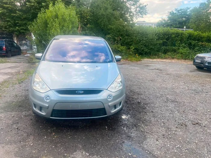 Ford S Max Benzin