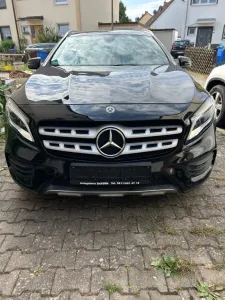 Mercedes-Benz GLA 180 -