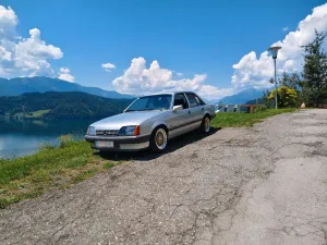 Opel Rekord E2  2,2