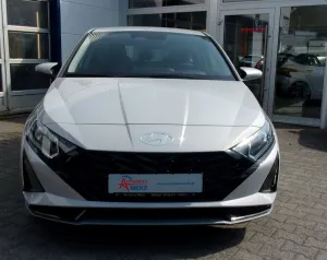 Hyundai i20 Emotion 1,2 T-GDI 6MT/Navi/Sitz