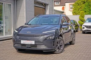 Hyundai KONA 2WD 3Phasen Wpump Navi Totwinke ACC Kamera