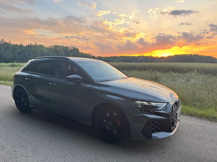 Audi RS3 Sportback / 280km/h / SONOS / Schalensitze