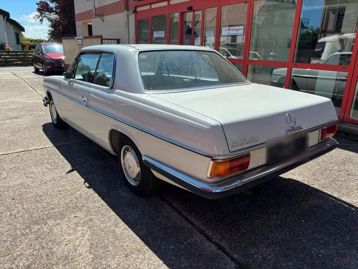 Mercedes-Benz Mercedes Benz 250CE W114 /8 Coupe