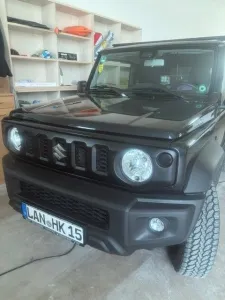 Suzuki Jimny HJ mit Dachträger