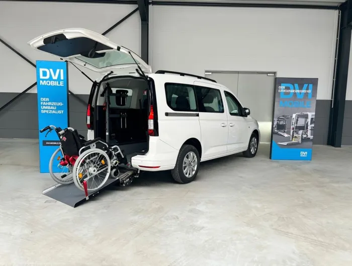 Volkswagen Caddy Maxi *Rollstuhl* Rampe