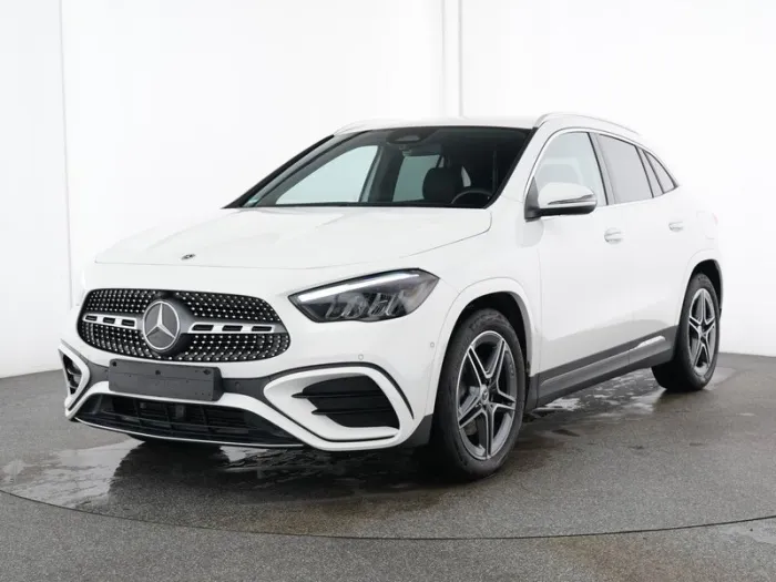 Mercedes-Benz GLA 220 4M AMG Premium AHK+Keyless+Totw+Ambi+Kam