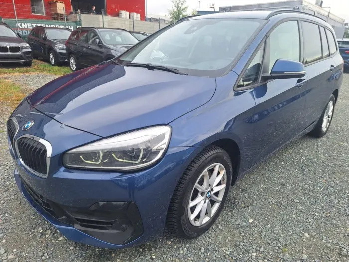 BMW 216D ADVANTAGE * 7 SITZE * NAVIGATION * LED