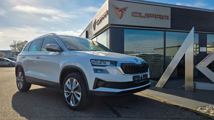 Skoda Karoq Ambition 1.5 TSI DSG / Panorama / ACC