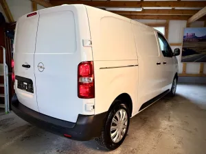 Opel Vivaro Kasten 2.0 145PS Sitzh./Lenkh./Navi/Cam
