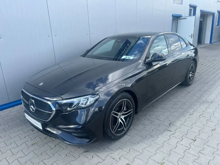 Mercedes-Benz E 200 AMG-LINE NIGHT-PAK 9G-TR KAMERA KEYLESS-GO