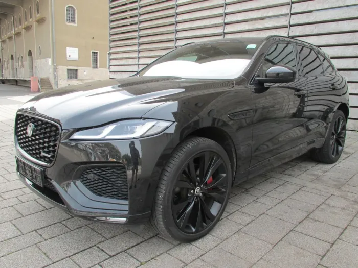 Jaguar F-PACE R-Dynamic SE AWD Panorama LED AHK Navi
