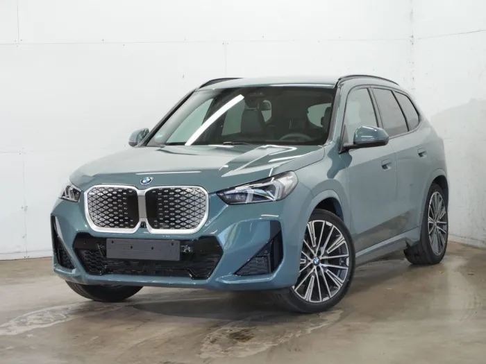 BMW iX1 xDrive30 M Sport 20