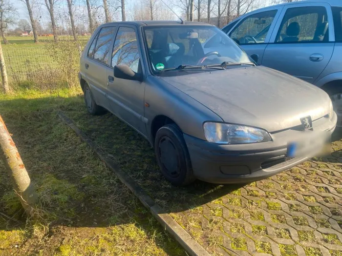 Volkswagen Peugeot 106 Benziner TÜV neu - Zahnrim neu