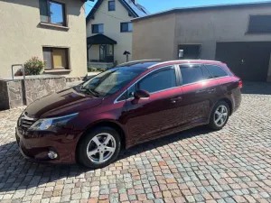 Toyota Avensis Combi 1,8-l-Valvematic Comfort Comfort