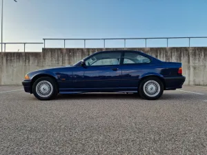 BMW 323i Coupe 323i