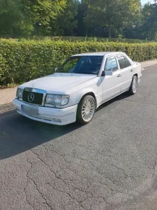 Mercedes-Benz W124 300D Carlsson