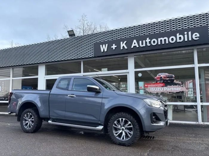 Isuzu D-Max LSE Space Cab neues Modell 4WD 6AT AHK Rol