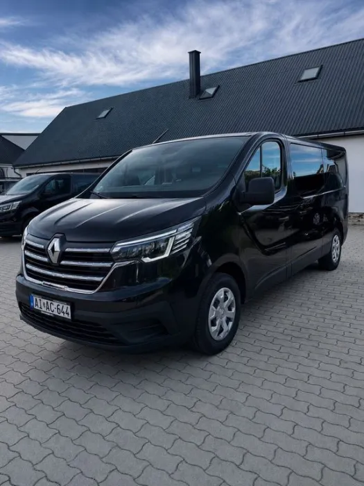Renault RENAULT TRAFIC 2.0 DCI - 9-SITZER - BAUJAH...