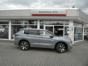 Mitsubishi Outlander Plug-in Hybrid Intro