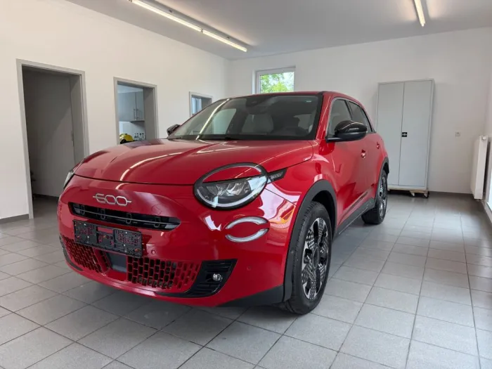 Fiat 600 Hybrid La Prima