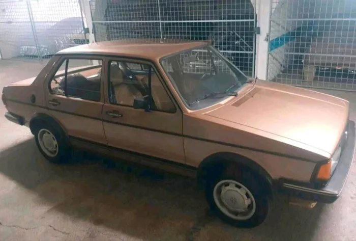 Volkswagen VW Jetta 1