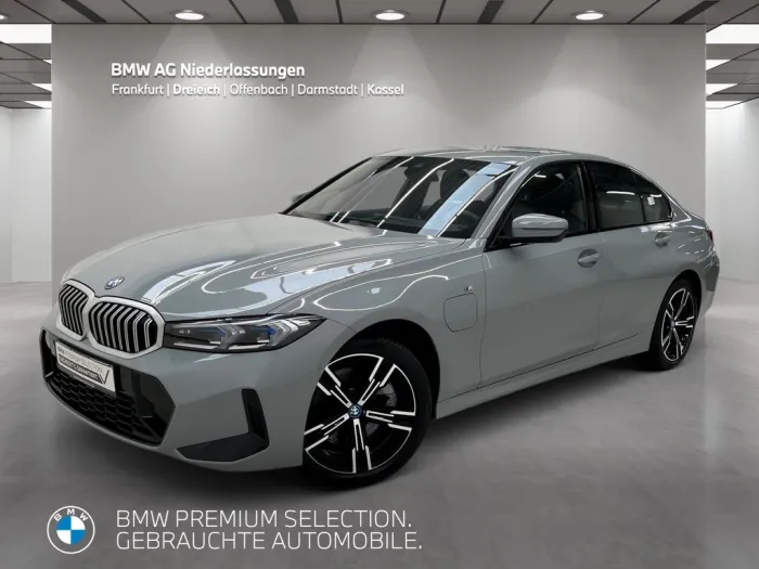BMW 330e