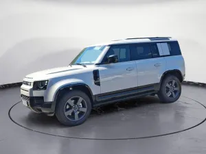 Land Rover Defender 110 D250 X-Dynamic SE AHK PANODACH WINT