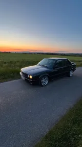 BMW E30 325i