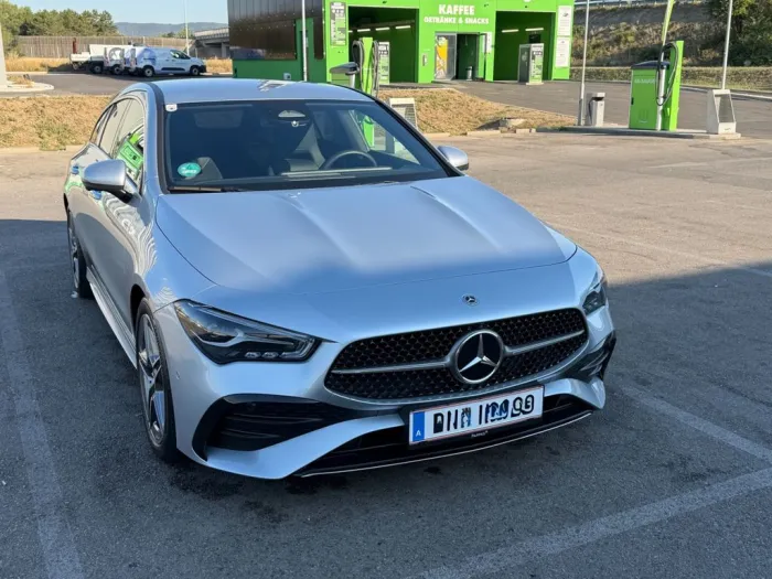 Mercedes-Benz CLA 200 Shooting Brake CLA AMG ...