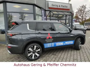 Mitsubishi Outlander PHEV Plug-in Hybrid TOP