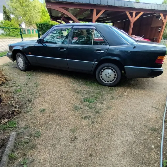 Mercedes-Benz W124 300E 4matik selten aus 1989 mit H Zul...