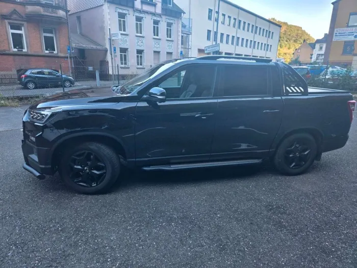 Nissan Pickup  KGM Musso