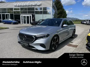 Mercedes-Benz E 300 T de 4M Avantgarde Superscreen Pano NP90