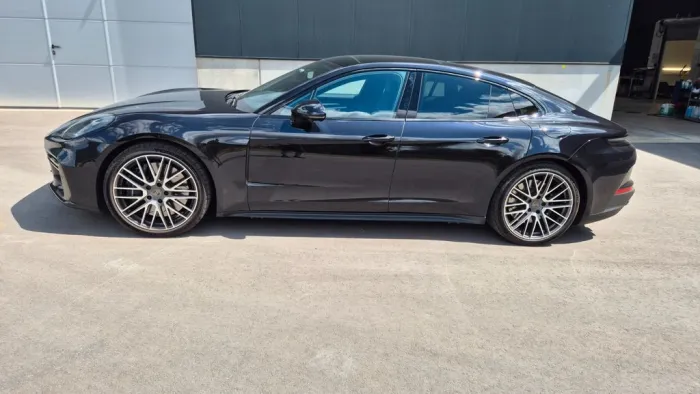Porsche Panamera Turbo E-Hybrid - Active Ride -Burmester
