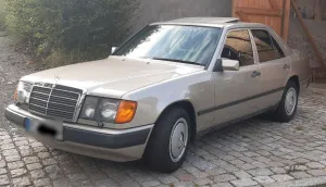 Mercedes-Benz H 300 E Mercedes Benz W124 BJ 1986 rauchsi...