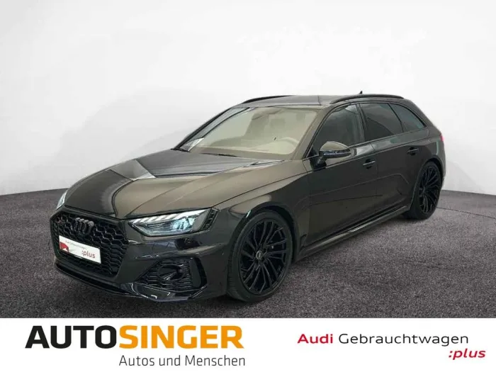 Audi RS 4 Avant *RS-ABGAS*PANO*MATRIX*AHK*HUD*360*ACC