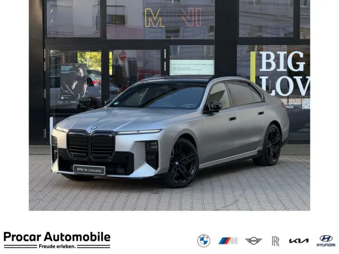 BMW 740 xDrive Limousine M Sport HUD PANO AHK DAB