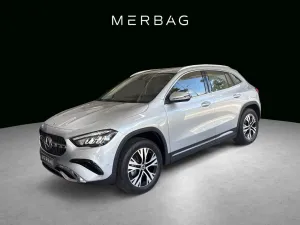 Mercedes-Benz GLA 180 Progressive Line Advanced LED RFK