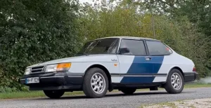 Saab 900