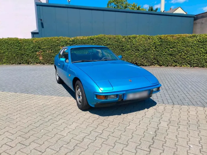 Porsche 924 / Minervablau / H-Kennzeichen