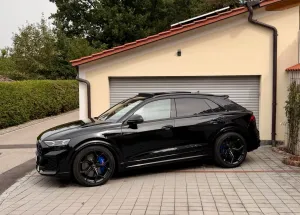 Audi RSQ8*PERF*CARBON*MASSAGE*AHK*PANO*B&O*